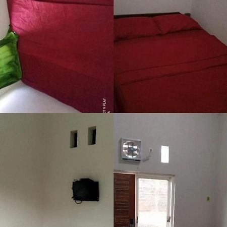 Bromo Family Guest House Kepanjen Exterior foto