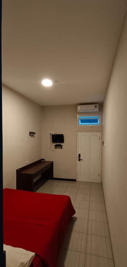 Bromo Family Guest House Kepanjen Exterior foto